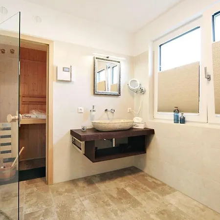 Salt Air Comfortable * Zingst